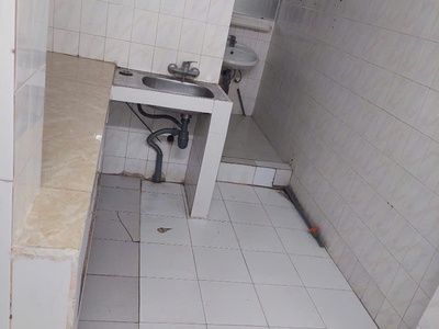 Cho thuê nhà tập thể b9 kim liên, 3 tầng, 12 triệu vừa ở vừa kinh doanh, ô tô đỗ trước nhà 4