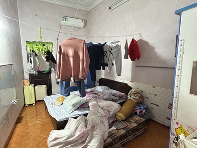 Bán nhà c4 vị trí đẹp ngõ nông gần cầu chui bigc long biên diện tích 50m, giá 5 tỷ 3 3