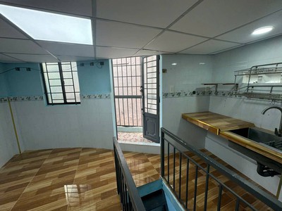 Bán gấp :   p. phú trung  âu cơ 1.5 tỷ tân phú hồ chí minh - nhỉnh 1 tỷ có hộ khẩu sài gòn - nhà 3 3