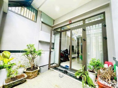 Nhà 60m2, 3 tầng,hẻm xe hơi 8m gần cầu chà và quận 8, tặng full nội thất, nhỉnh 6 tỷ 3