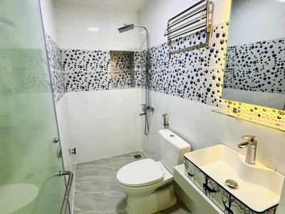 Bán nhà 5 tầng, 50m , 5pn, 6wc, 9.1 tỷ, nguyễn thượng hiền, p.5, bình thạnh 4