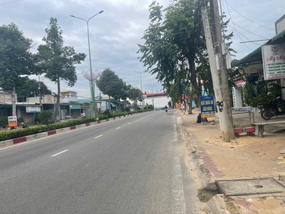 Bán 5m mặt tiền thống nhất - tân an - tx lagi gái ngộp sổ hồng riêng 0