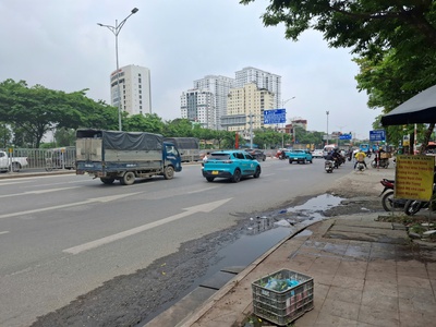 Cho thuê nhà mặt đường  bờ sông sét trương định 2