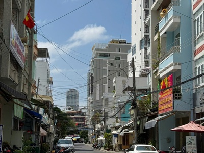 Bán đất mặt tiền đường phan đình phùng,p. xương huân dt: 184m2 ngang 8,6m  dt thực tế hơn 0