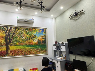 C Bán căn góc 45,5m2 nhà 4 tầng tổ 7 Giang Biên. Gần trường chợ và hồ điều hòa 1