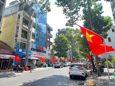 Cho thuê tòa nhà 38-40 Nguyễn Thái Bình, Quận 1. Trệt, 5 lầu, Dt 860m2 TM, PCCC chỉ 260tr 2