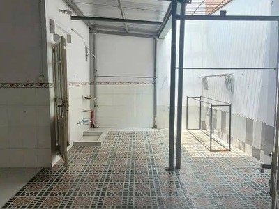 Nhà 257/ Bình thành, BHH B dt 360m2, điện 3 pha làm kho , may mặc giá 35tr/ tháng 3