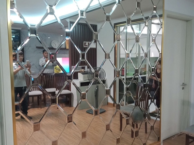 Thi công gương dán tường uy tín ở Tây Hồ 0