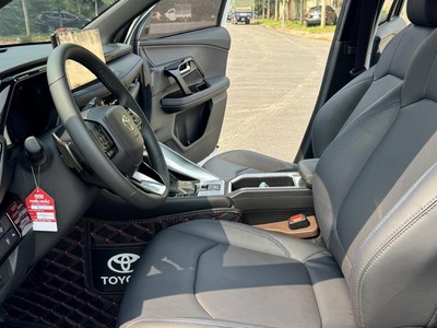 Bán xe Toyota Yaris Cross 1.5 CVT 2024, màu trắng. 8