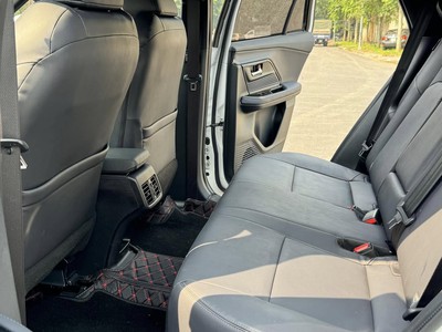 Bán xe Toyota Yaris Cross 1.5 CVT 2024, màu trắng. 10