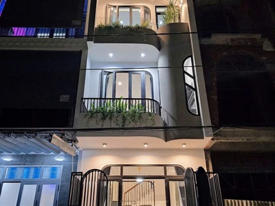 Giữa lòng Tân An   nơi phồn hoa đang vươn mình phát triển từng ngày, có một ngôi nhà không chỉ để ở 0