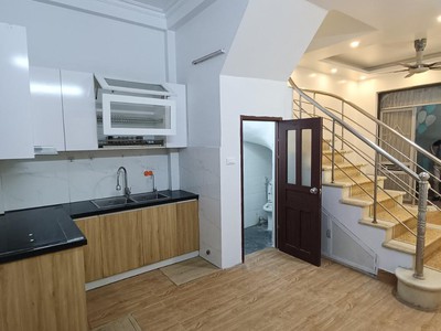 Bán Nhà Phố Vĩnh Hưng   35m    Lô Góc 3 Mặt Thoáng   Sân Riêng   4 Tầng Cực Đẹp 2