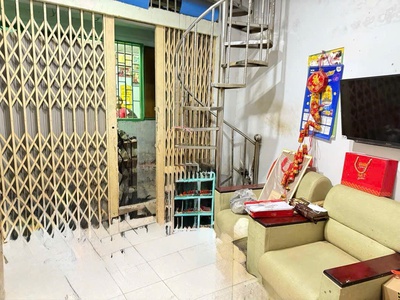 Siêu phẩm Gò Vấp   Nhà 3 tầng, 20m , gần mặt tiền   Giá chỉ 1.6 tỷ   Có hộ khẩu Sài Gòn 0