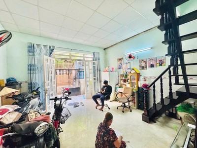 --bán nhà hxh lạc long quân, phường 8 tân bình  4 x 11  chỉ hơn 5 tỷ 0