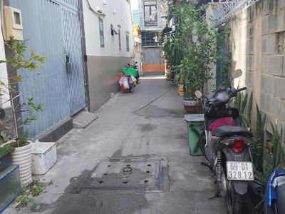 --bán nhà hxh lạc long quân, phường 8 tân bình  4 x 11  chỉ hơn 5 tỷ 1
