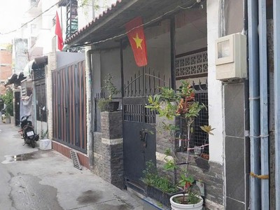--bán nhà hxh lạc long quân, phường 8 tân bình  4 x 11  chỉ hơn 5 tỷ 2