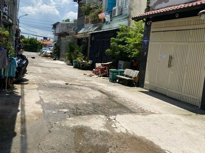 Nhà 3 tầng hẻm xe hơi 5m tỉnh lộ 10   ngang 5m   giá nhỉnh 4 tỷ 0