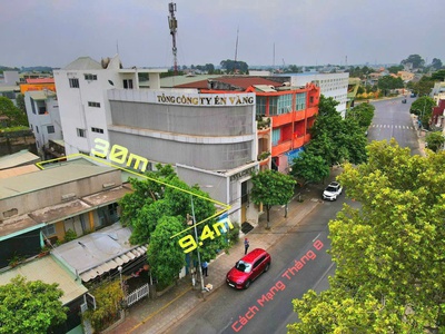 Ngộp nặng  nhà mặt tiền cách mạng tháng 8  9,4m x 31m 230m2  giá chỉ 17 tỷ 0