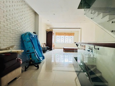 Bán nhà tây hồ, ô tô vào nhà, diện tích rộng hơn 100m, ở sướng, chỉ nhỉnh 16 tỷ 2