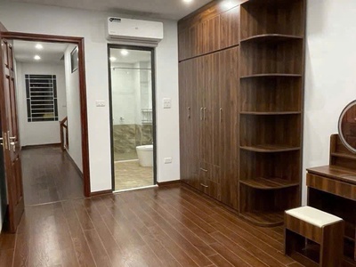 Cho thuê nhà ngọc thụy   43m  x 4 tầng   full nội thất   13 triệu/tháng 0