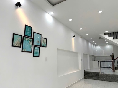 63m2 4x16m 3 tầng chỉ 5.xtỷ hẻm 4m xe hơi đậu cửa hàng xóm chung cư dreamhome 3