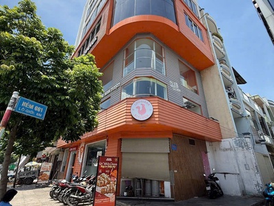Bán nhà nát sát mt lũy bán bích  dt 3.5x18.5m. cách mt 25m.   hẻm xe taxi thông. giá 5.8 tỷ tl. 0