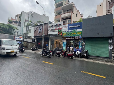 Cho thuê nhà mặt tiền Tô Hiến Thành, gần Sư Vạn Hạnh, Q10. Trệt, lửng, Dt 4x22 chỉ 38tr 3