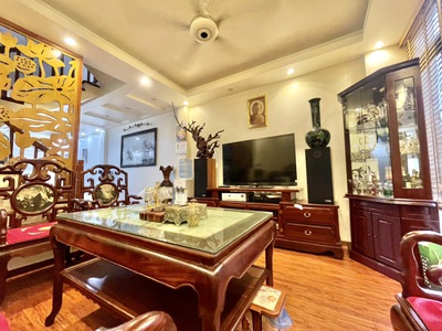 HOT   Tây Hồ - 6 Tầng đẹp- Ô Tô- 40m- 9 Tỷ 1