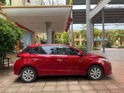 Gia đình cần bán chiếc xe ô tô Toyota Yarit 1.3 G sx 2015 màu đỏ 2