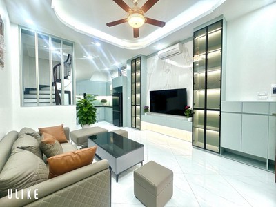 Bán nhà trần đại nghĩa, ô tô đỗ cửa, lô góc, kinh doanh, 36m2, 10 tỷ 0
