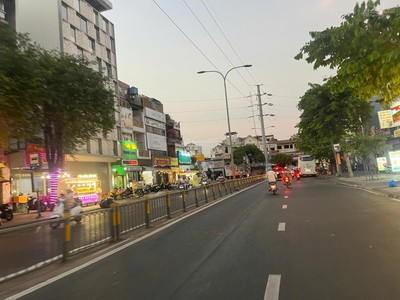 12.2 tỷ tl- bán gấp nhà mặt tiền kinh doanh 4 lầu đường minh phụng p2 quận 11 2