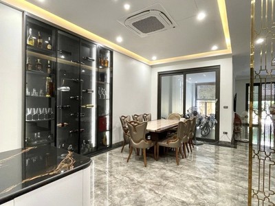 Bán biệt thự linh đàm, đường nguyễn hữu thọ. diện tích 200m2. giá 70 tỷ. sát quán nhậu tự do 1