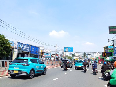 Mặt tiền quốc lộ 13   151m2 4.6x32m   dòng tiền 35 triệu/tháng   giá chỉ 63 triệu/m    đầu tư sinh 0