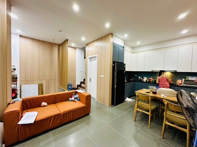 Bán nhà trần thái tông, cầu giấy, lô góc, 2 thoáng, 38m2, 5 tầng, mt 5.6m, chỉ 9.8 tỷ 0