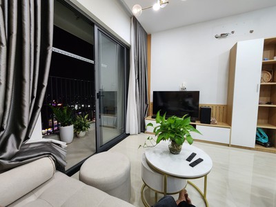 Chính chủ bán gấp căn hộ 2pn2wc full nội thất- chung cư bcons garden 0