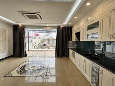 Bán toà nhà dòng tiền cao cấp   quan nhân, cầu giấy   140m  x 8 tầng   thang máy   lô góc 3 mặt 4