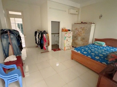 Bán nhà 82m , 3 tầng, 5pn, 5wc, q.9, 7.15  tỷ, sổ hồng 3