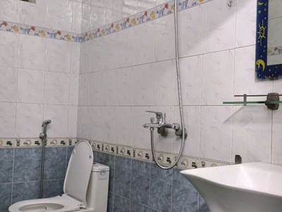 Cho thuê nhà nguyên căn 2,5 tầng ở số nhà 51 ngõ 252 p. ngọc thụy,q. long biên, hn 4