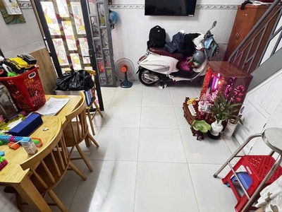Bán nhà trung tâm quận 3 -cmt8-p10- chỉ 3 tỷ   có sổ hồng riêng ngang 4,6m 2tang 4