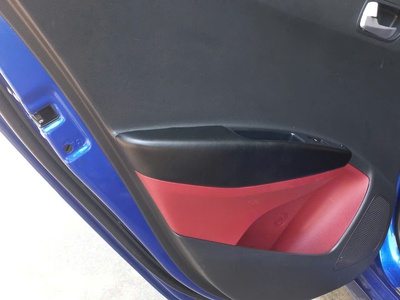 Cần bán Hyundai i10 1.2 AT bản full sedan   Đời xe 2017 5