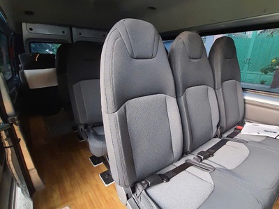 Cần bán xe Ford Transit đời 2024 1