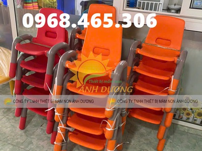 Ghế nhựa tay vịn mầm non nhập khẩu 2