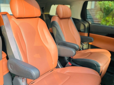 Bán xe Kia Carnival 2.2D Signature 2023, màu xanh đen. 7