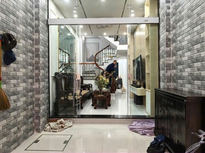 Nguyên Hồng 45m2 x 5 tầng - 2 mặt thoáng - Cách ô tô tránh nhau 20M - Full nội thất. 0