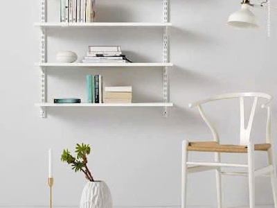 Bảng so sánh chi tiết giữa TỦ QUẦN ÁO GỖ và KỆ THANH RAY AMD, tập trung vào 4 tiêu chí: Chi phí Tá 4