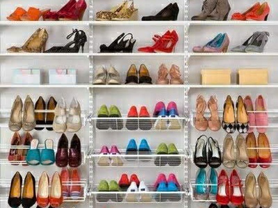 Bảng so sánh chi tiết giữa TỦ QUẦN ÁO GỖ và KỆ THANH RAY AMD, tập trung vào 4 tiêu chí: Chi phí Tá 6