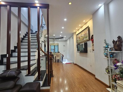 Mặt phố yên bình 50m , mt 5m, ô tô tránh, kinh doanh, 14 tỷ 3