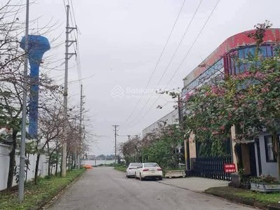 Chị e có xưởng công ty cần bán gấp khu công nghiệp- phú ngĩa- chương mỹ- hn 1