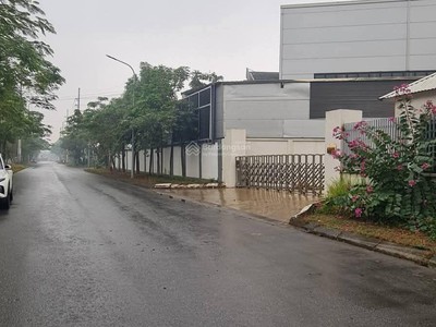 Chị e có xưởng công ty cần bán gấp khu công nghiệp- phú ngĩa- chương mỹ- hn 3