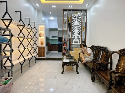 Mặt ngõ ô tô, sầm uất, kinh doanh đỉnh, nhà mới đẹp ngõ quỳnh, hai bà trưng, dt 37 giá 8.6 tỷ 1